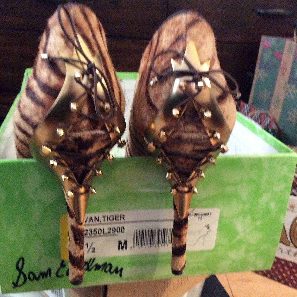 Sam Edelman Evan, Tiger pumps. Worn. Size 9.5